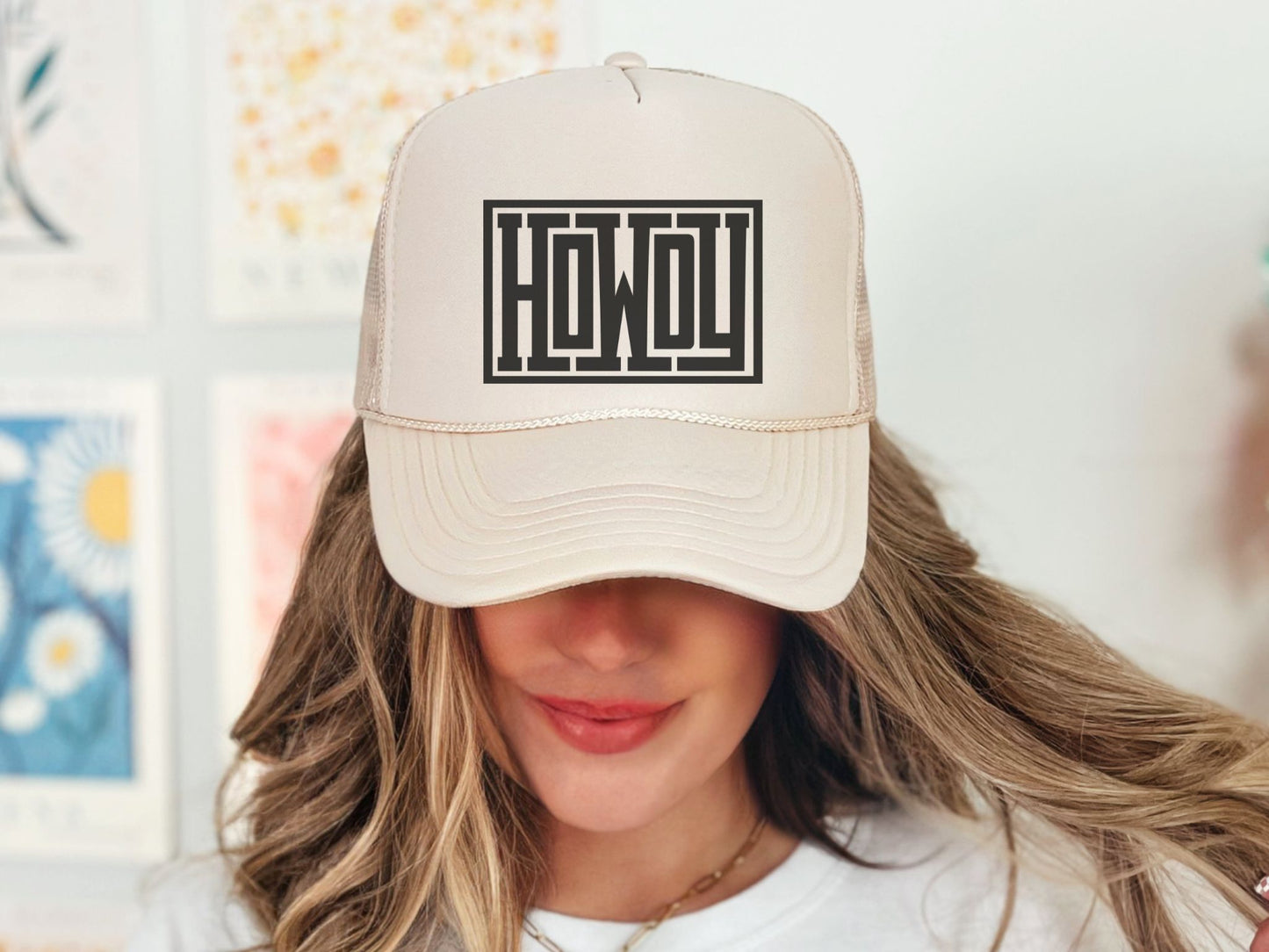 HOWDY - TAN TRUCKER HAT