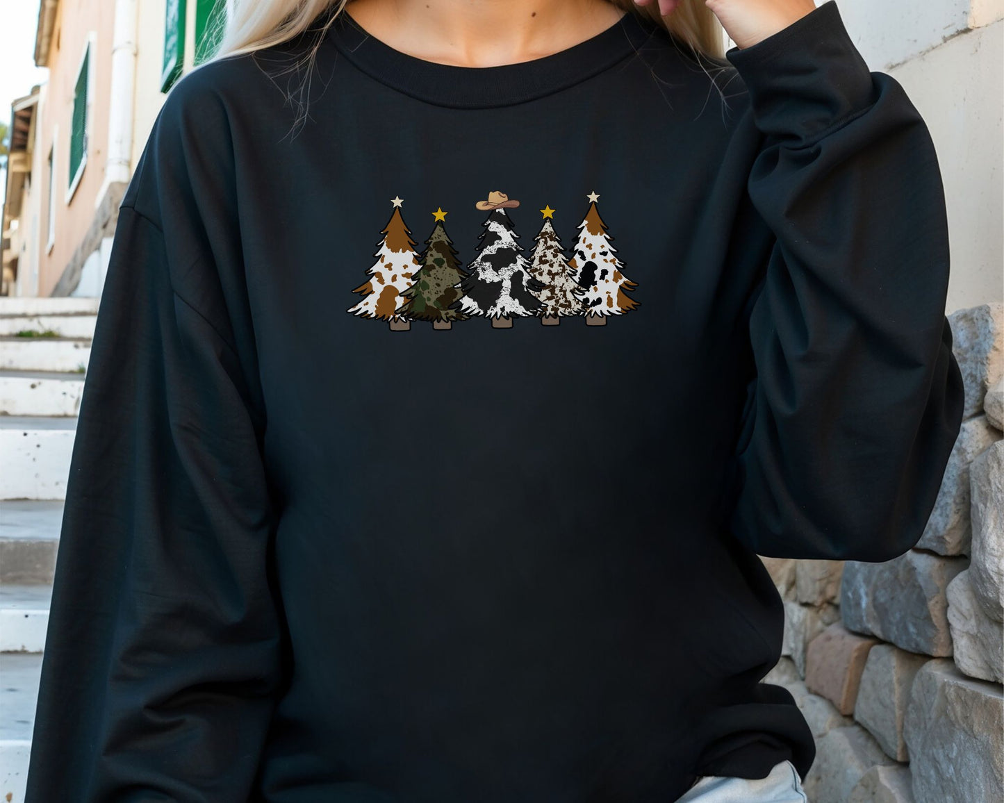 COWBOY CHRISTMAS TREE CREWNECK
